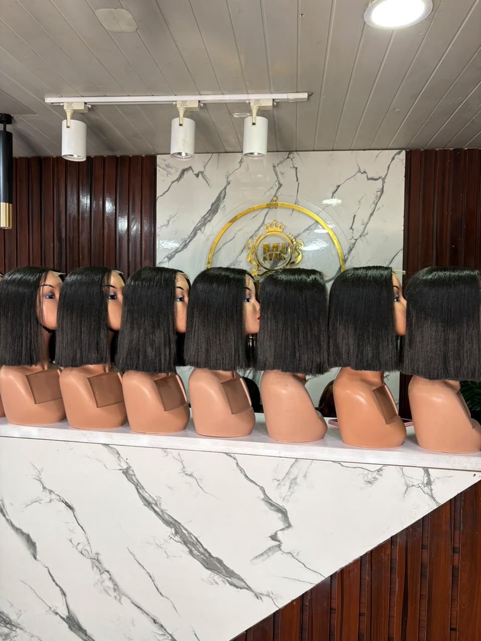 Ember Sales Deal57:Closure Bluntcut unit