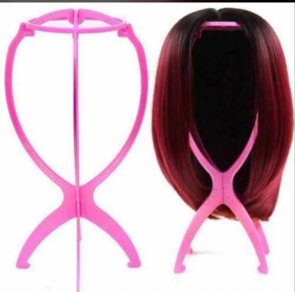 Plastic wig hanger